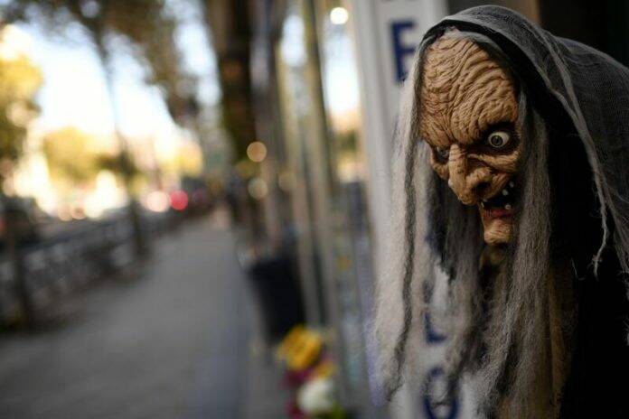 Comunidad de Madrid recuerda mascarilla máscara de Halloween