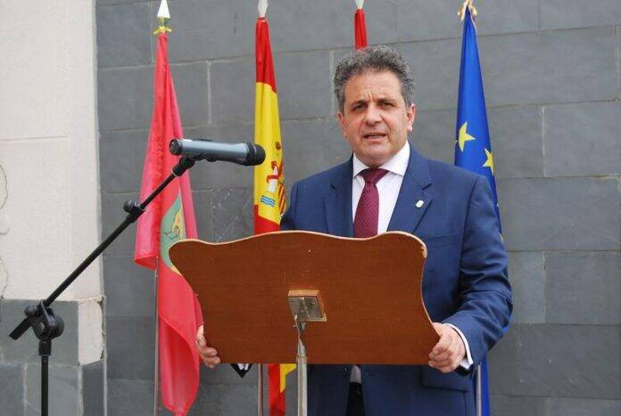 Ayuntamiento Parla PP mesas firmas Ley Celaá