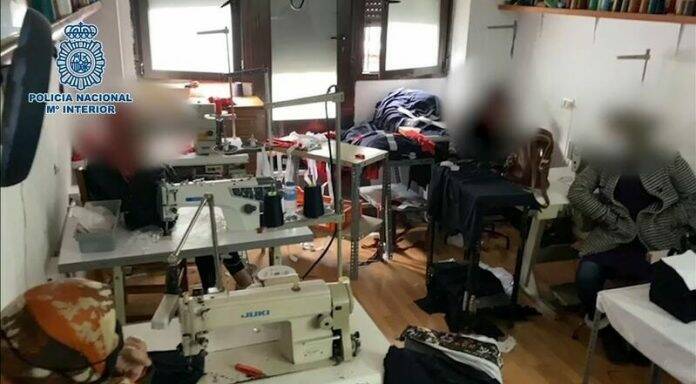 Liberadas mujeres explotadas laboralmente taller costura Carabanchel