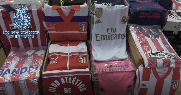 Requisadas prendas falsificadas equipos de fútbol Atlético de Madrid