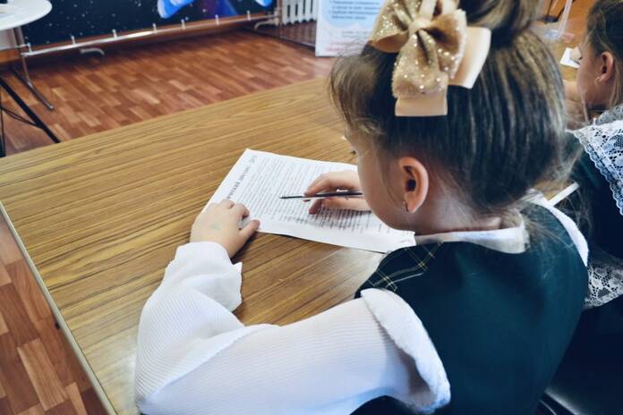 El PP de Pozuelo defiende la concertada back to school t20 E42Ek8