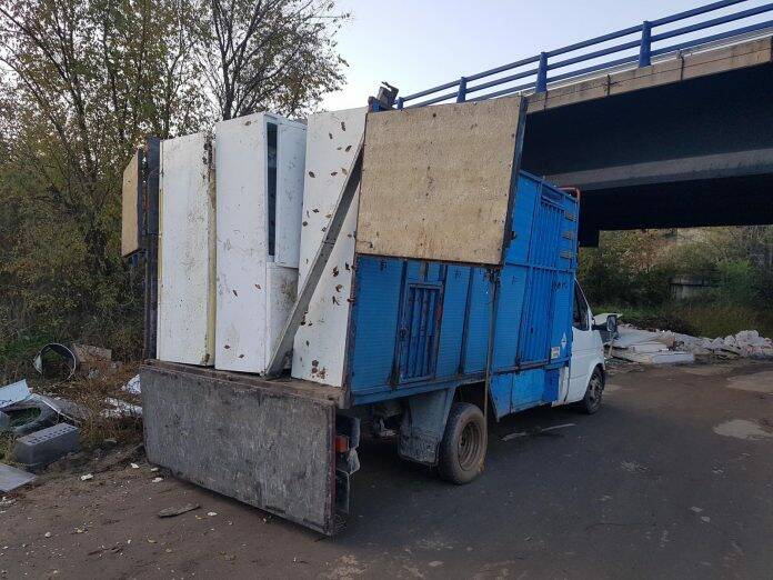 Policía Móstoles frigoríficos Río Guadarrama