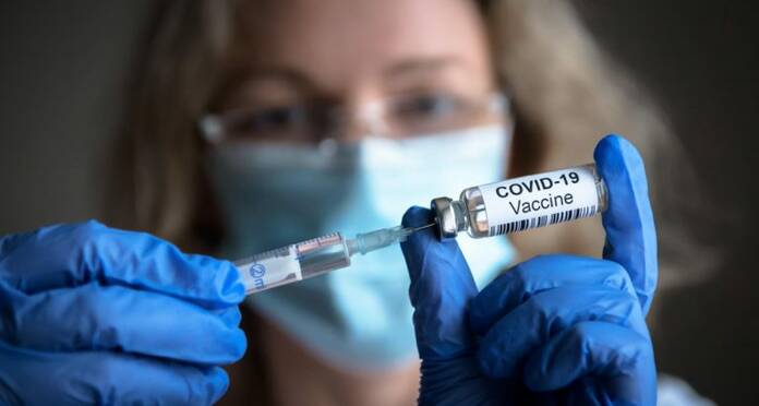Madrid paraliza la vacunación contra el coronavirus