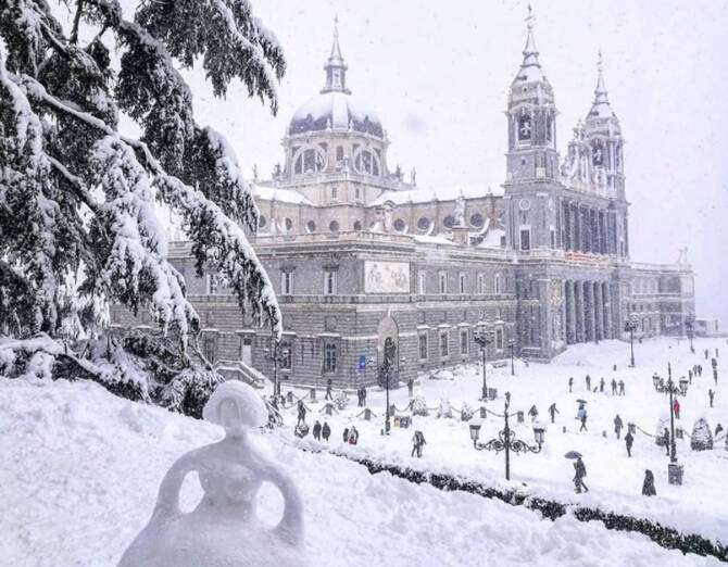 El Madrid 'surrealista' de la gran nevada menina