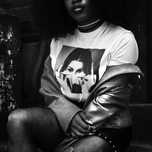 Hippie trend: las mejores tiendas de ropa de Madrid blogger 2650246 1280 1