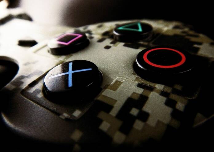 Fantasea con las tiendas de videojuegos más atrevidas de Madrid. control 2679227 1280 1