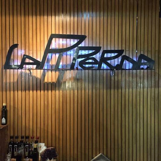 Prueba los cannolis más irresistibles de Madrid 13445496 257155824640739 7521307166916754867 n