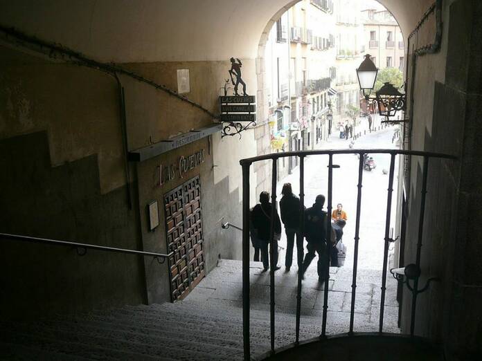 El Arco de Cuchilleros: el lugar desde donde Madrid defendió su título Chb8BBfXEAIPqzl
