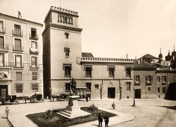 La Plaza de la Villa: el lugar que decidió el futuro de Madrid durante 400 años plaza villa e1413907967784
