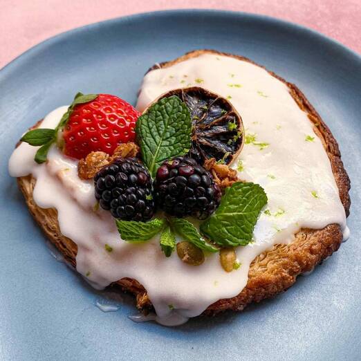 Únete al mundo de los veganos con los mejores postres de Madrid 150421065 720131935360614 4176155852988338302 n