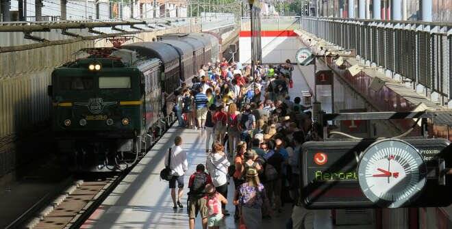 Viaja por Madrid y sus trenes más famosos tren de la fresa 2018 2