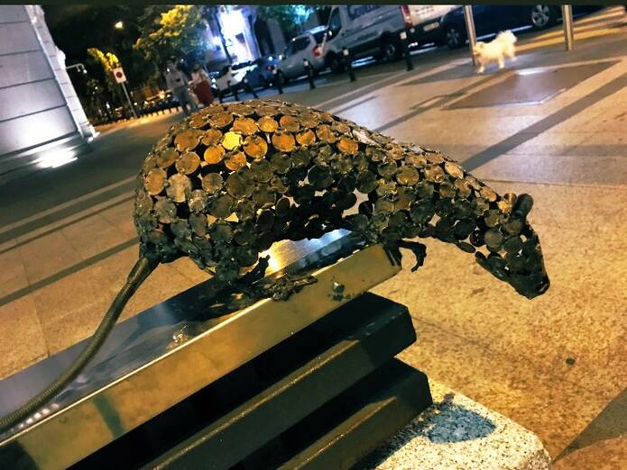 Las misteriosas 'ratas' del Banco de España E4jzcYTXEAED5mK