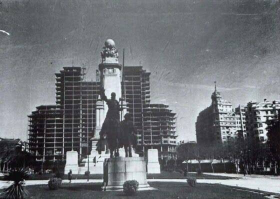 El Edificio España: el rey de las miradas al cielo edificioconstr e1391092278534