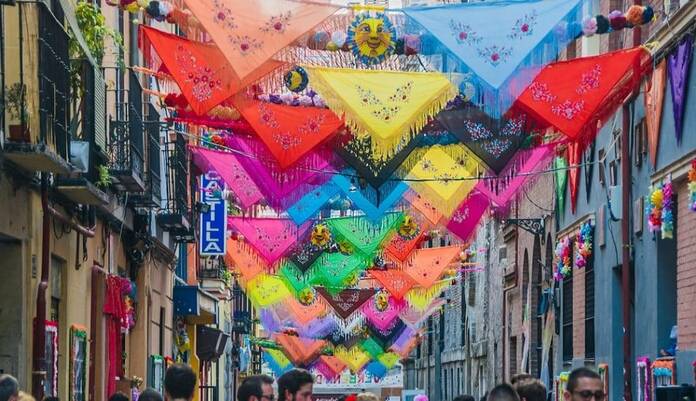 San Cayetano devuelve las verbenas a las calles de Madrid fiestas de san cayetano calle del oso lavapies embajadores madrid barrios 1