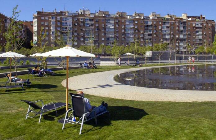 Madrid tuvo la playa "a cinco minutos de la Puerta del Sol" fotos madrid rio playa urbana 001