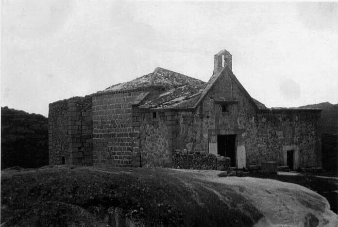 La Ermita Peña Sacra; la única superviviente de Manzanares el Real 40