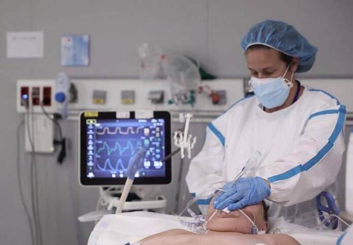 Satse advierte de una sanidad madrileña «en alerta roja» y denuncia que faltan más de 12.000 enfermeras