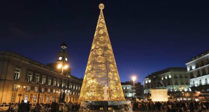 La calle Alcalá albergó hace más de 150 años el primer árbol de Navidad de España