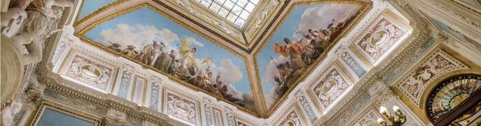 Recorre el lujo de la corte del siglo XIX a través de los palacios más ostentosos de la capital palacio santona 01 1600x420 1