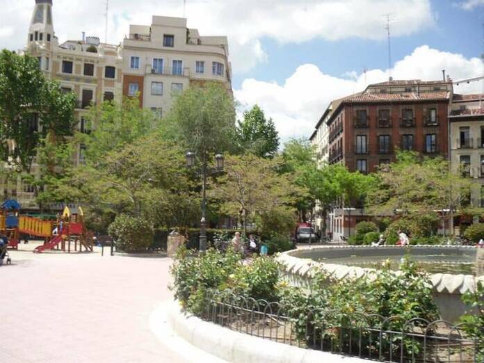 La plaza de Olavide, el pulmón verde de Chamberí elegido como el lugar de los "retornos felices" fotonoticia 20180911103527 1200