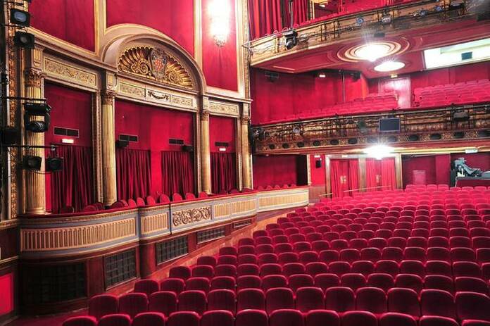 Los mejores teatros madrileños para disfrutar del Día Mundial del Teatro en la capital Rialto