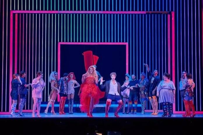 "Kinky Boots" el musical que te hará ponerte las botas, vuelve con nuevas funciones al Teatro Calderón 6