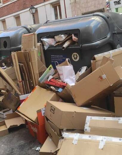 "Algo huele a podrido en Chamberí": y no es sólo la basura acumulada en las calles WhatsApp Image 2022 05 06 at 4.09.43 PM