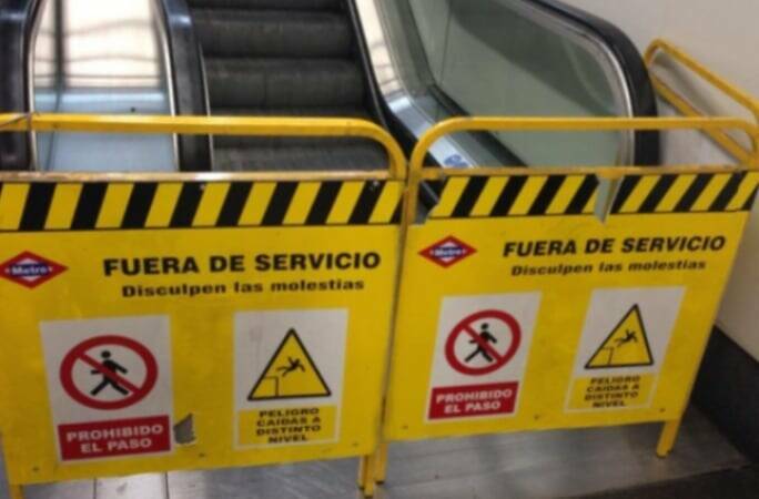 David Pérez se "cansa" de las críticas y arregla las escaleras del Metro 14049924279633 1 2
