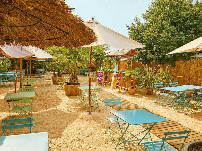 Los bares que te harán disfrutar de la “playa” en la capital CAFE DEL REY