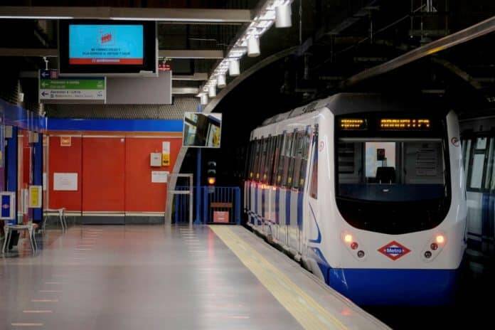 metro madrid autobus trabajador dinero