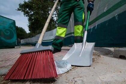 Los trabajadores de limpieza dejan "en ridículo" los esfuerzos del Ayuntamiento fotonoticia 20201027163251 420