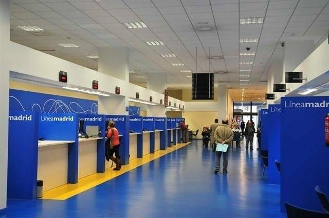 En la Línea 010 de Madrid no podrán perder el tiempo en ir al baño