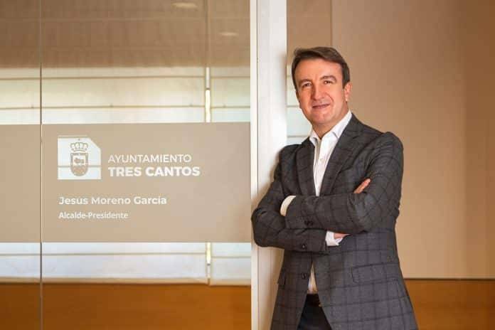 Moreno quiere desafiar a Sánchez con la Navidad en Tres Cantos