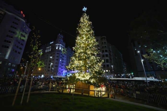 Llega el alumbrado navideño a Madrid