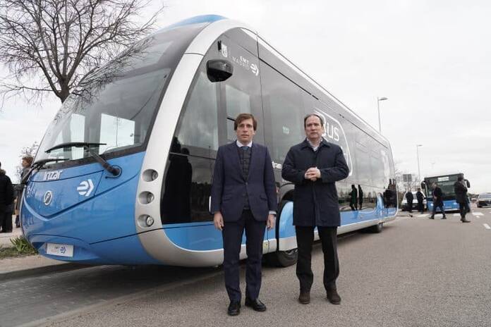 Almeida presenta el primer Bus Rapid de Madrid, con cero emisiones y prioridad semafórica