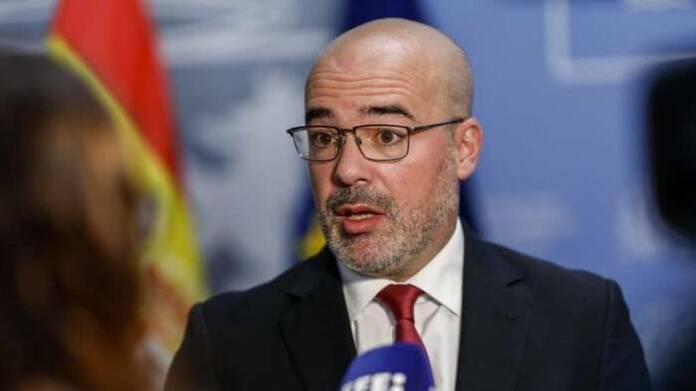 Cataluña pone soluciones a los inmigrantes ante la inacción de Madrid el delegado del gobierno en madrid francisco martin