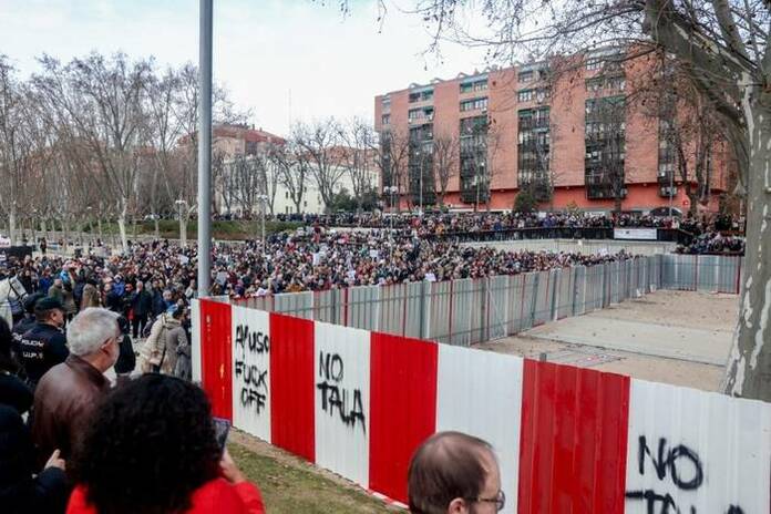 Almeida 'presume' de no ser el alcalde que «más árboles ha talado» 16769066831532 1 1