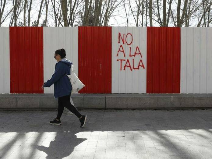 Las 523 talas de árboles por la línea 11 hacen salir a la calle a los vecinos 2 tala de arboles linea 11