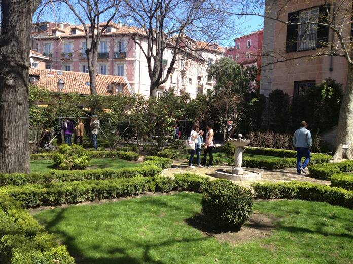 Anglona: Un jardín secreto en el laberinto de Madrid 1 UN OASIS EN LA METRÓPOLI: DESCUBRE ANGLONA