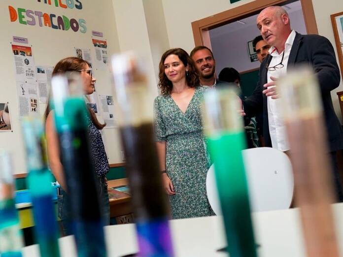 Más de 1.800 familias siguen esperando desde 2022 sus becas de escolarización NQTJR7RWBSGSYVLC34SLFYVZXU 1