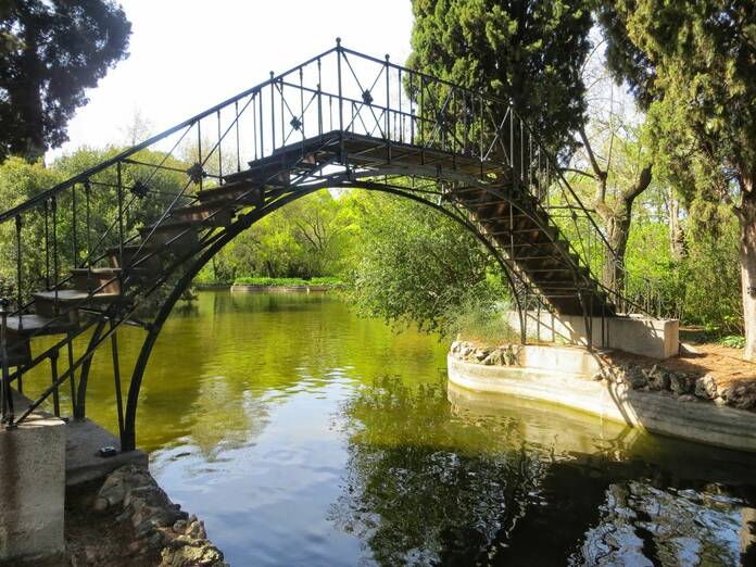 El Jardín El Capricho y sus leyendas: Un oasis de misterios en el corazón de Madrid 4 PRESERVACIÓN Y EDUCACIÓN: EL FUTURO DE EL CAPRICHO