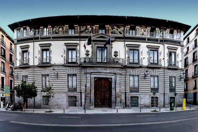 Fachada del palacio duque de Abrantes