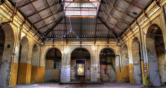 Grafitis que hablan: ¿Qué misterios esconde La Tabacalera? 2 EL LENGUAJE DE LA RESISTENCIA