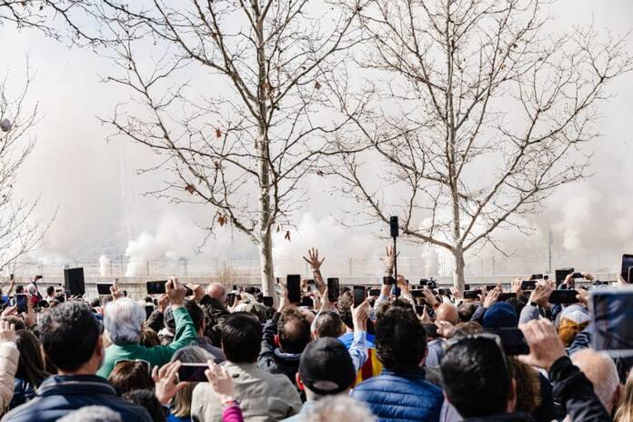 La mascletá vuelve a Madrid por primera vez desde 1980 y llena el Puente del Rey