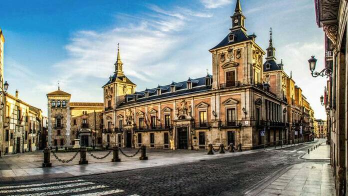 LOS PASOS DE LA REALEZA