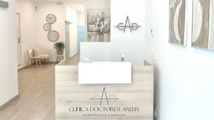 clinica Arena. Clínica dental. Implantes dentales